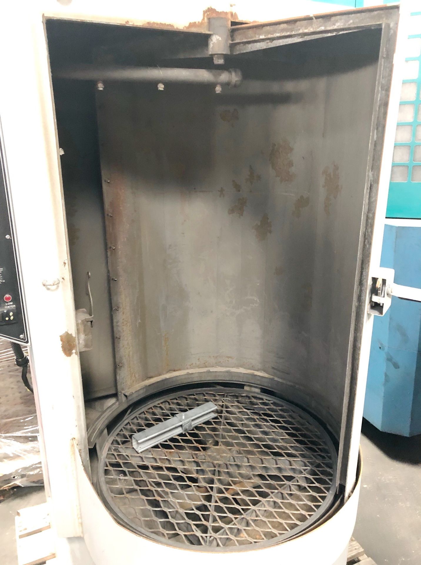 2009 Landa Front Loading Heated Parts Washer | 28" x 40", Located In: Huntington Park, CA - 8383HP - Image 7 of 12