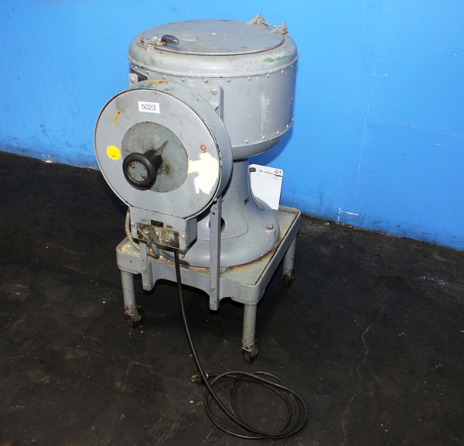 International Centrifuge | 1 Litre, Located In: Huntington Park, CA - 5023 - Image 2 of 4