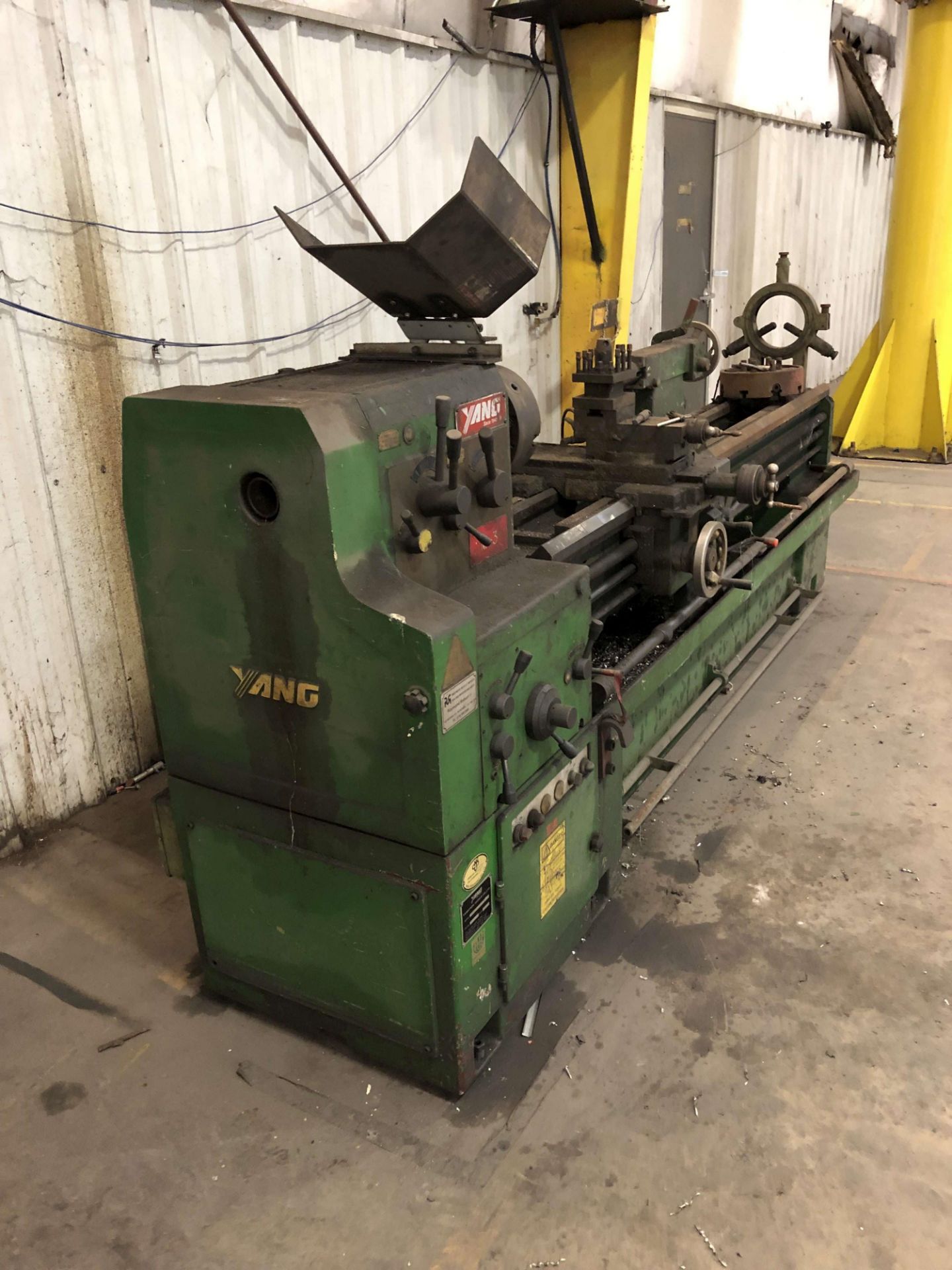Yang 22" x 78" Lathe (1994), Model YANG-56200G, 2-1/4" Spindle Bore, 25 to 1500 RPM, 10" 3-Jaw - Image 4 of 5