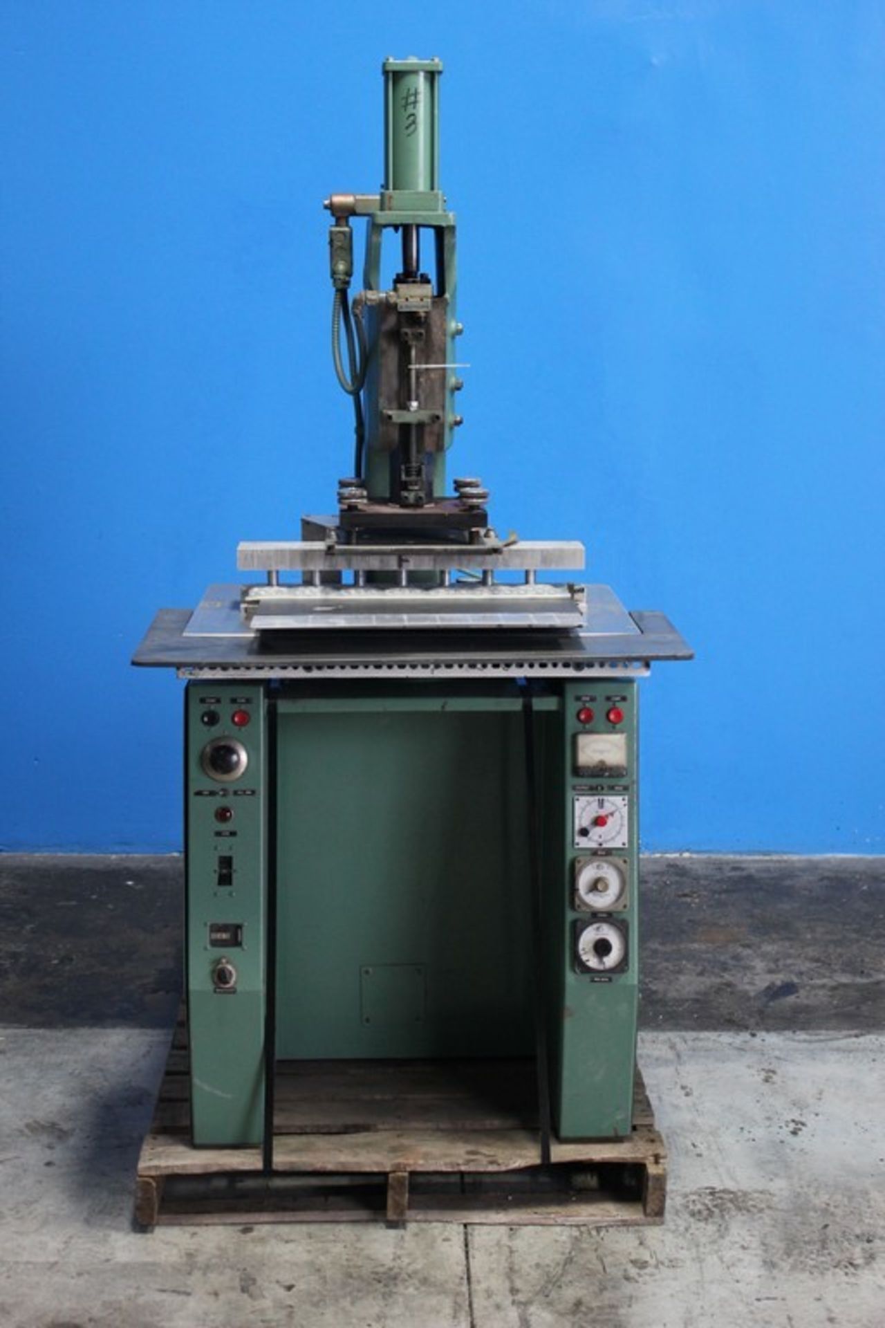 Thermatron Platen Type Heat Sealer | 15 KVA @ 50% Duty Cycle, Mdl: P 20A - Located In: Huntington