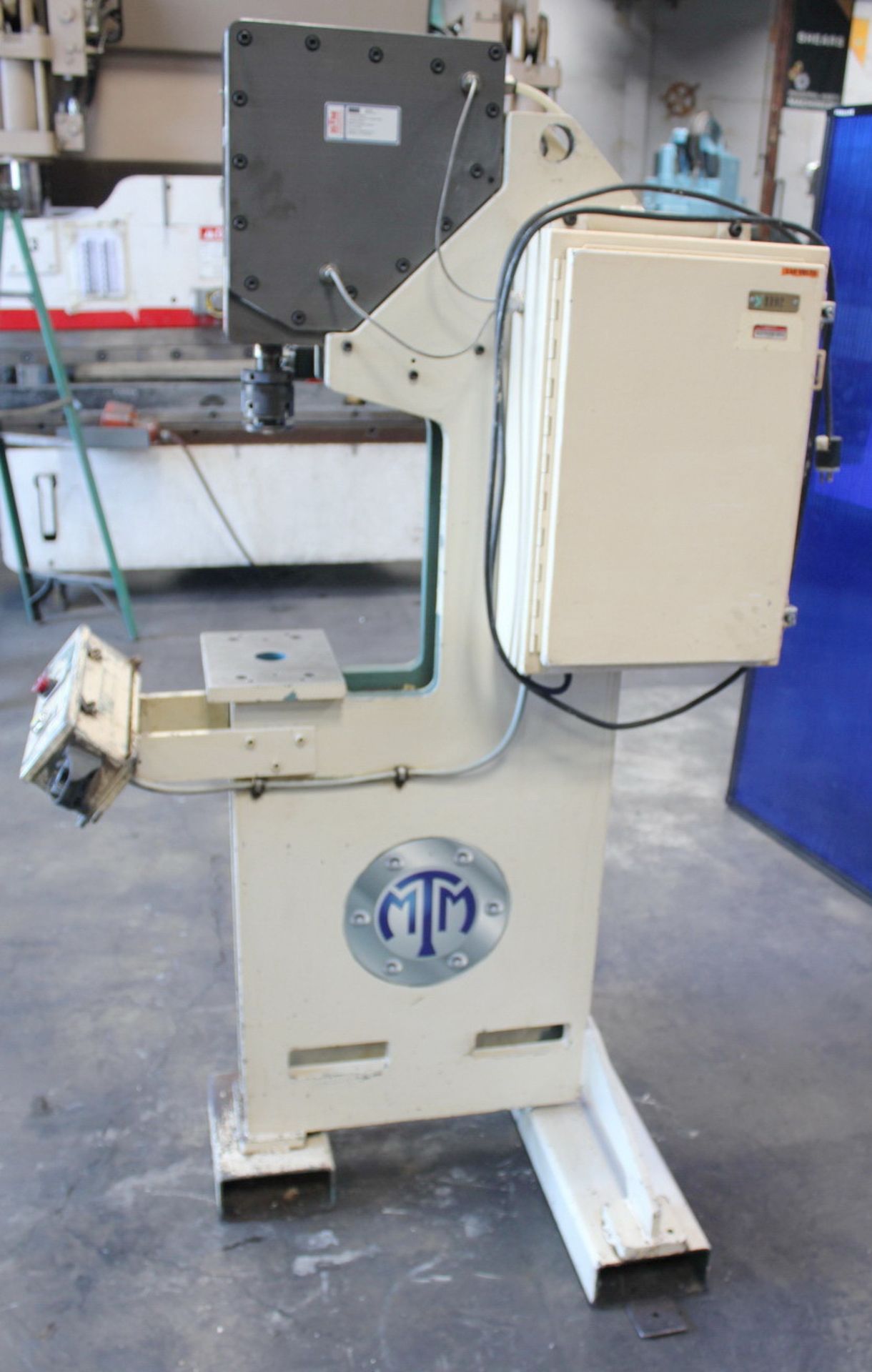 BTM Pneumatic Toggle Punch Press | 10 Ton, Mdl: P-10-HX4.50 TE175-PRRR-PRER - Located In: Huntington - Image 3 of 14