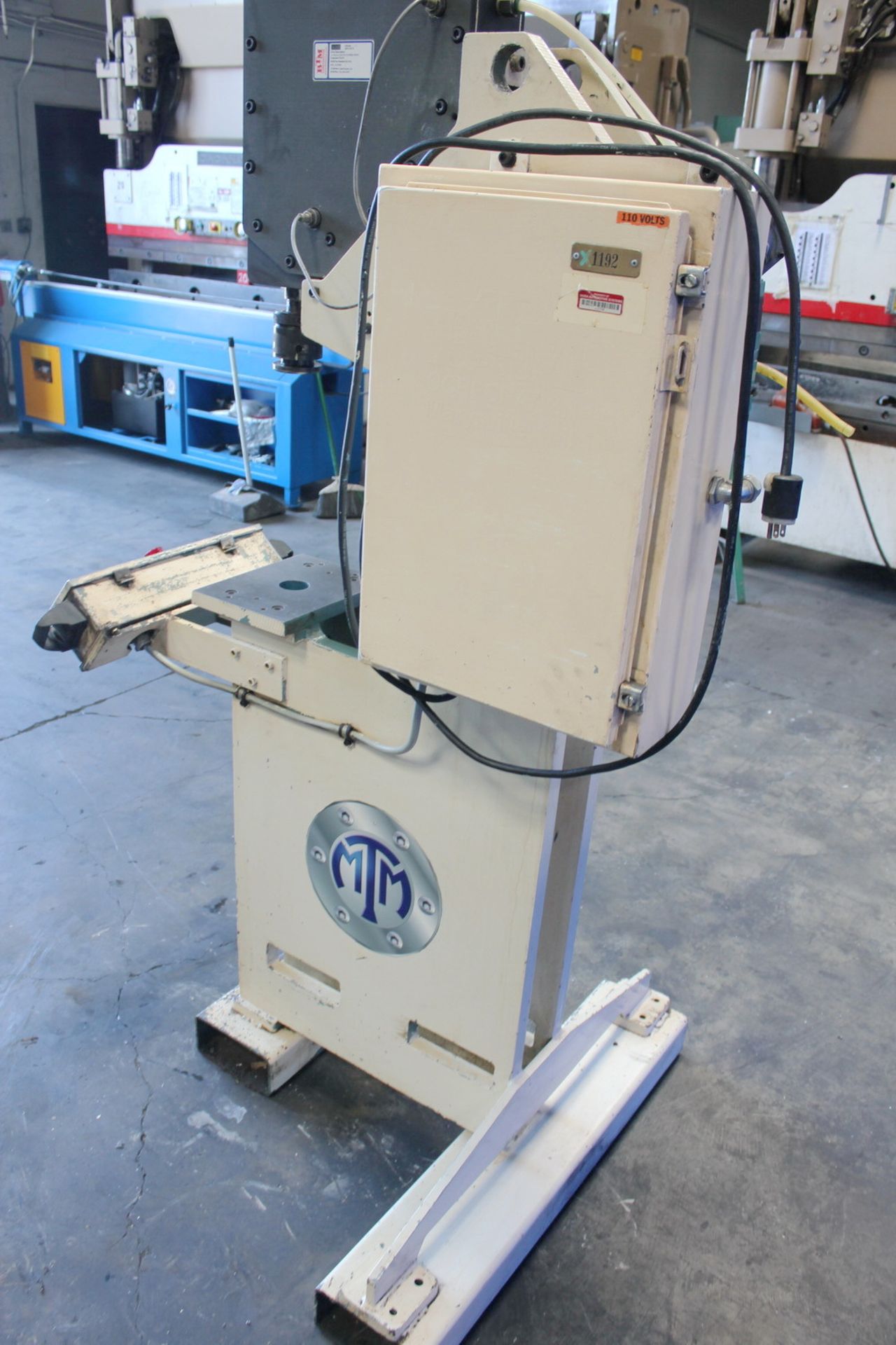 BTM Pneumatic Toggle Punch Press | 10 Ton, Mdl: P-10-HX4.50 TE175-PRRR-PRER - Located In: Huntington - Image 4 of 14