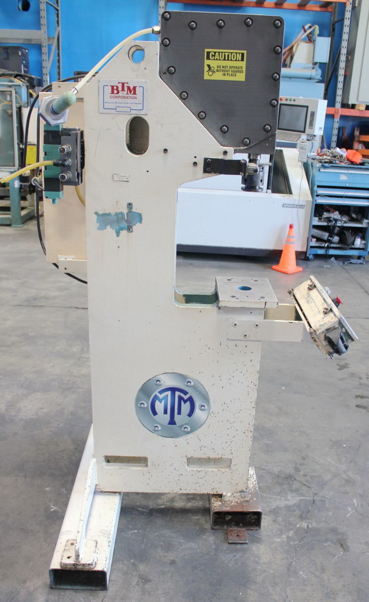 BTM Pneumatic Toggle Punch Press | 10 Ton, Mdl: P-10-HX4.50 TE175-PRRR-PRER - Located In: Huntington - Image 6 of 14