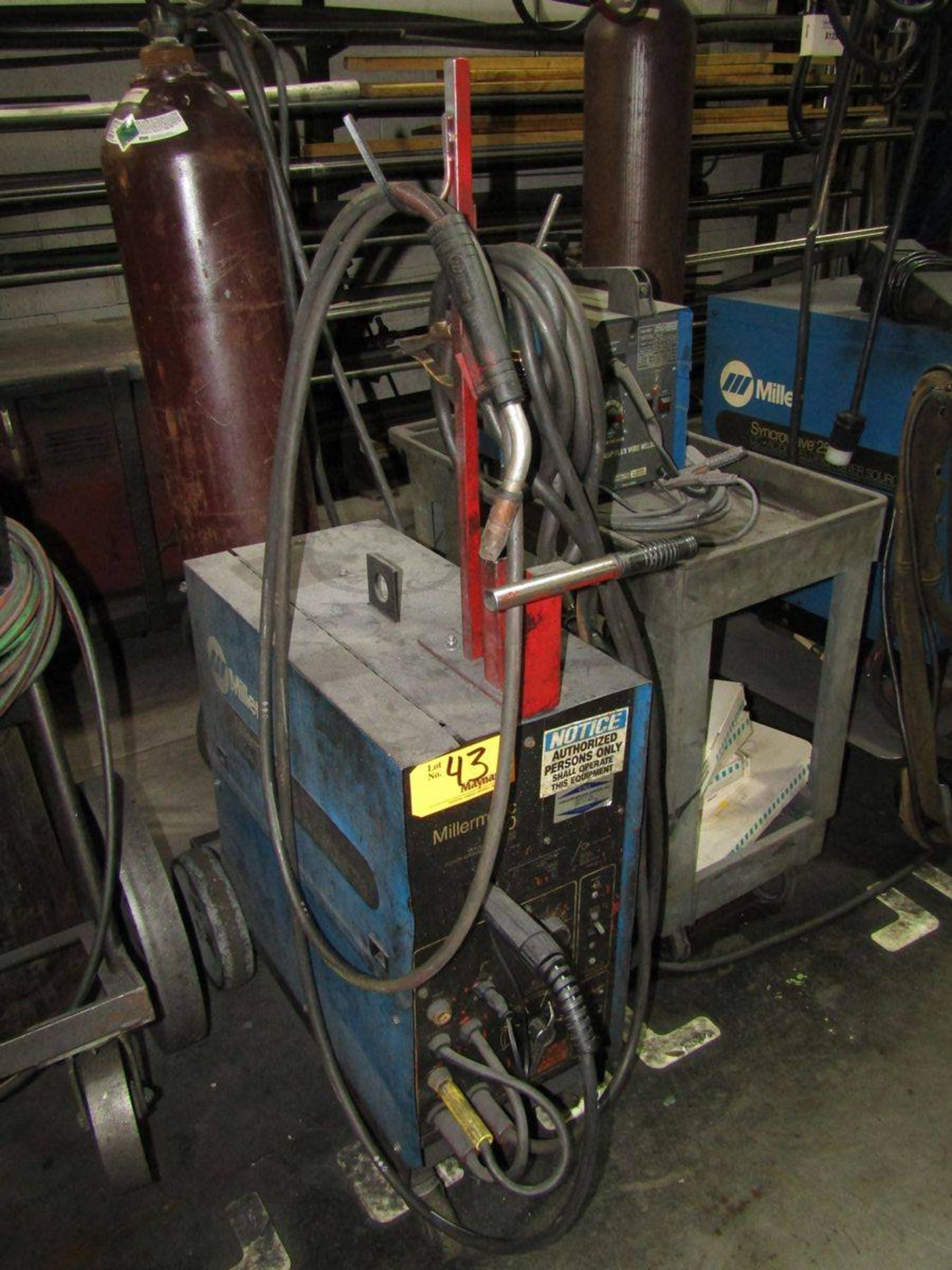 Miller Millermatic 200 CV-DC Arc Wedling Power Source w/ Built-In Wire Feeder