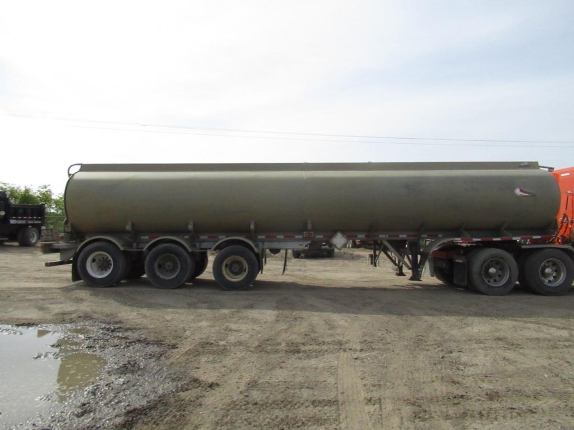 2010 HUTCHINSON TRA/REM TRIAXLE OIL HAULER TRAILER - Image 6 of 11