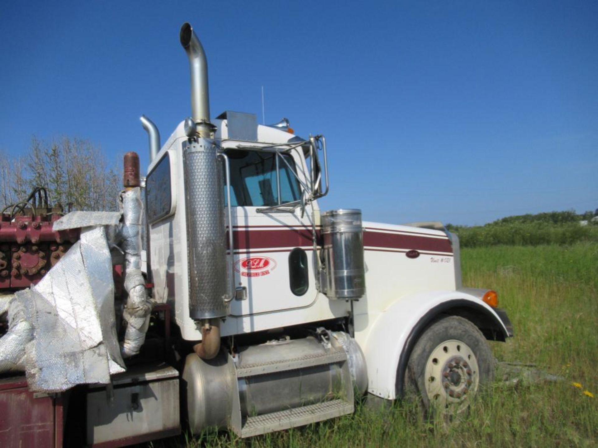 2004 PETERBUILT 378 TANDEM PRESSURE TRUCK - Image 8 of 13