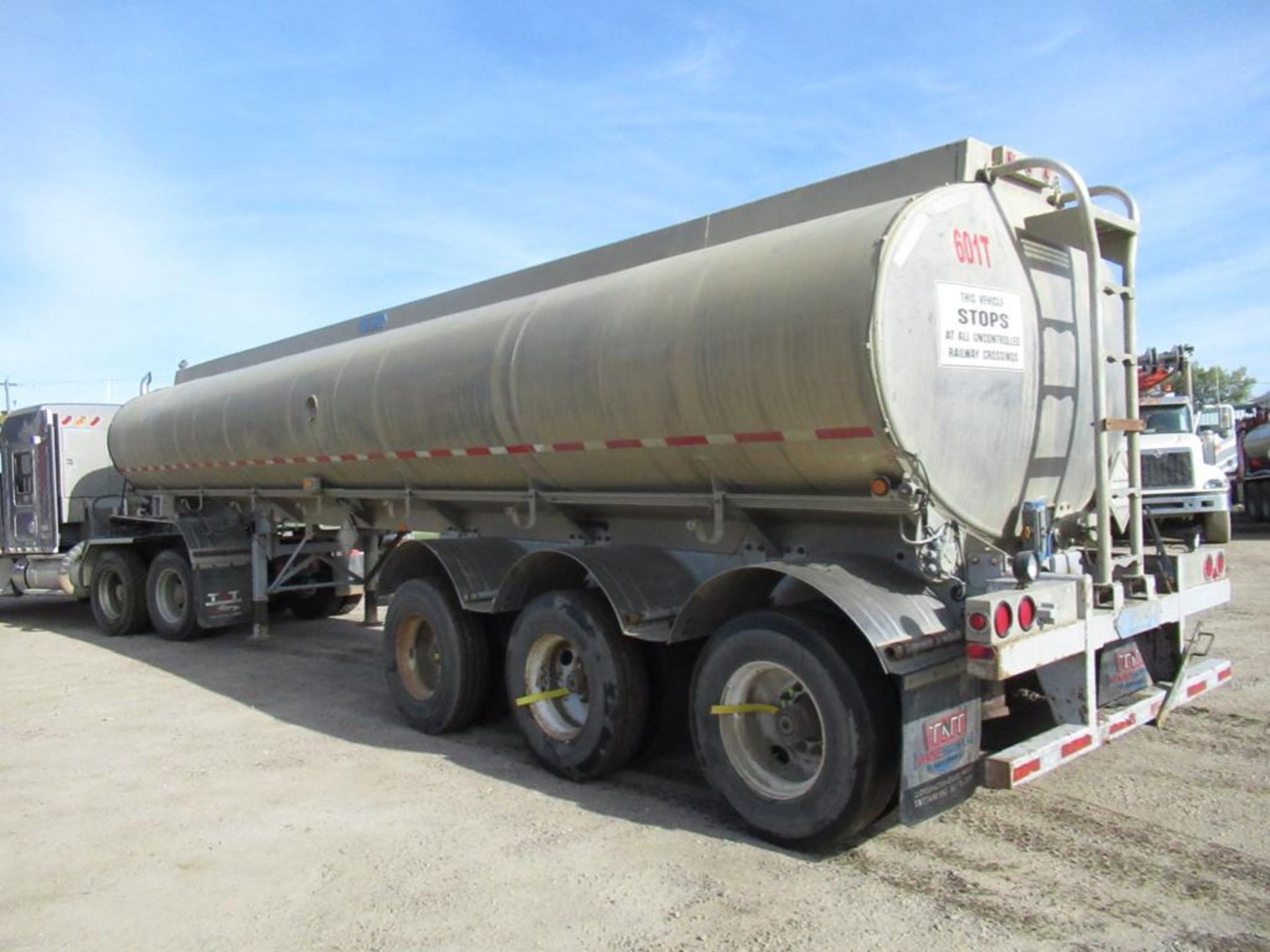 2012 ADVANCE DUNTE TRA/REM TRIAXLE OIL HAULER TRAILER - Image 3 of 10