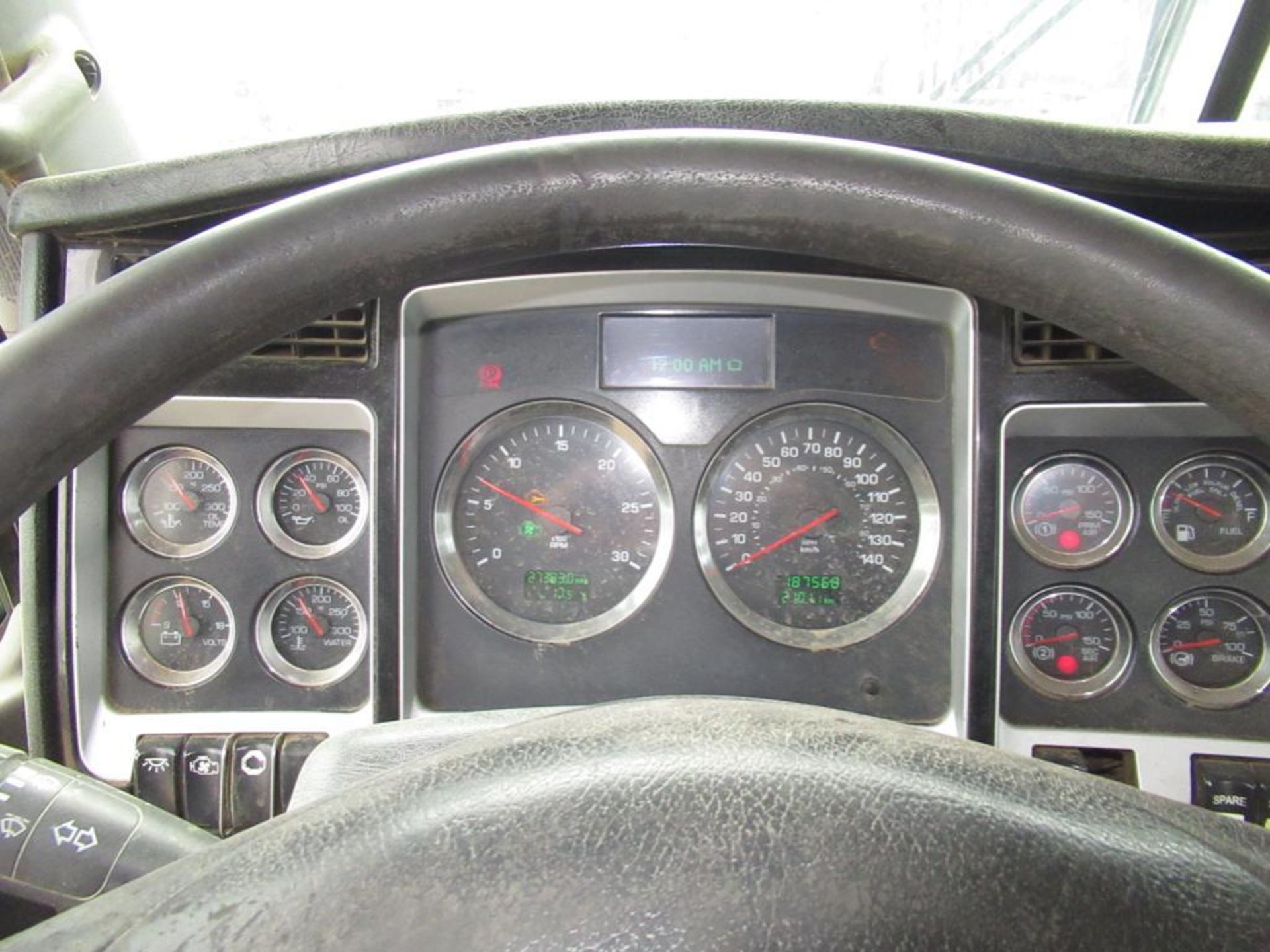 2012 KENWORTH T800 TANDEM PRESSURE TRUCK - Image 15 of 16