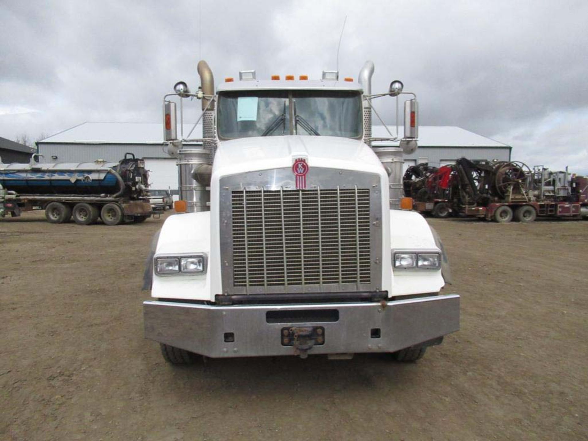 2012 KENWORTH T800 TANDEM PRESSURE TRUCK - Image 3 of 16