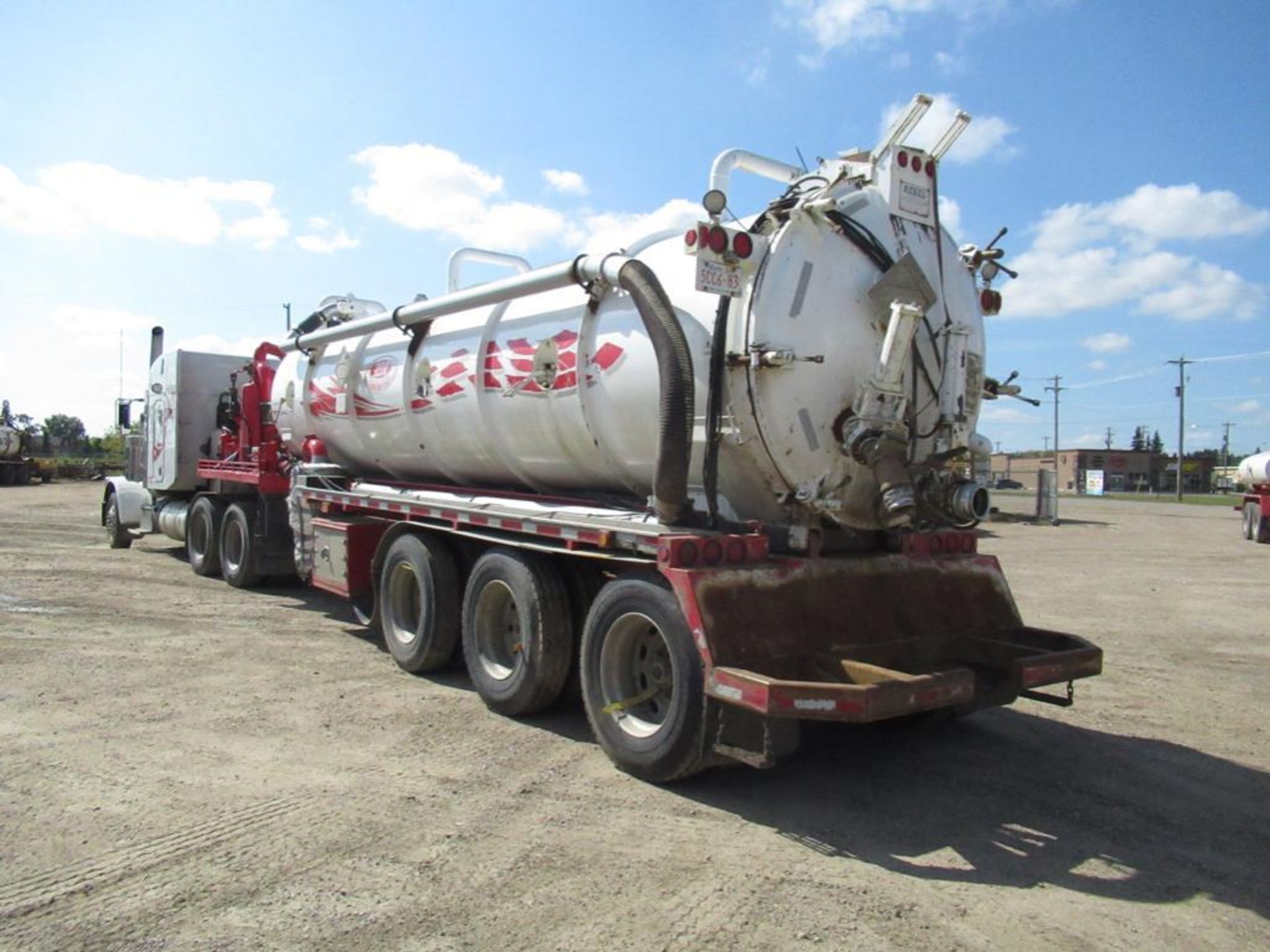 2014 PETERBILT 388 TANDEM SEMIVAC TRUCK - Image 8 of 30