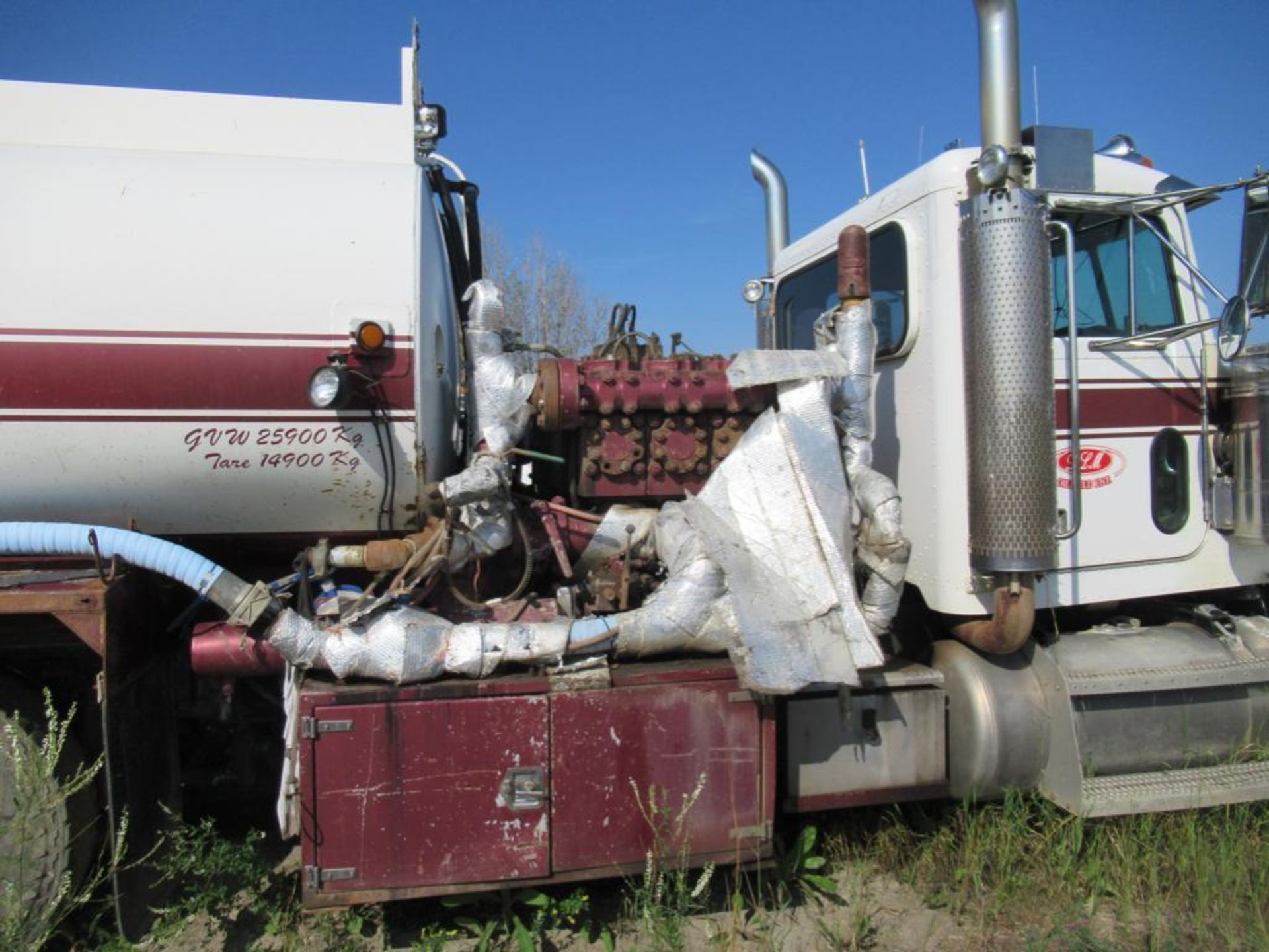 2004 PETERBUILT 378 TANDEM PRESSURE TRUCK - Image 7 of 13