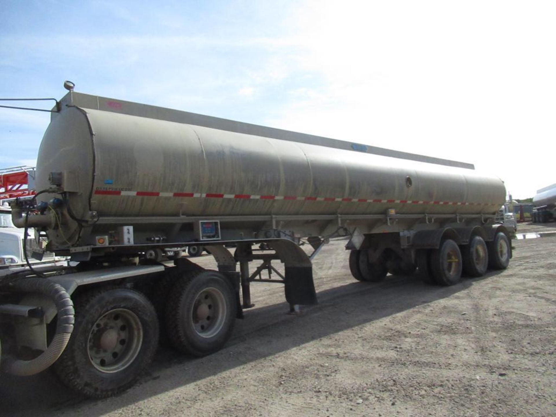 2012 ADVANCE DUNTE TRA/REM TRIAXLE OIL HAULER TRAILER