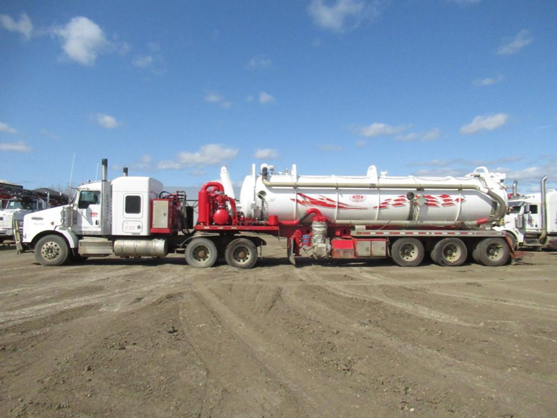 2009 KENWORTH T800 TANDEM SEMIVAC TRUCK - Image 2 of 30