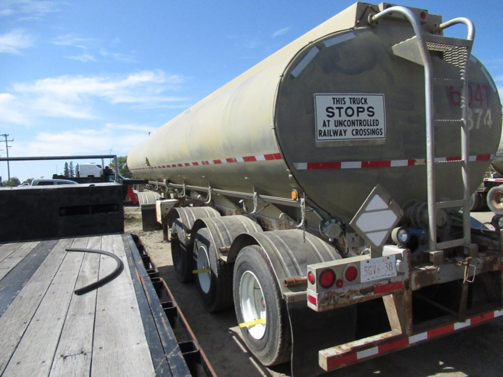 2008 ADVANCE DUNTE TRA/REM TRIAXLE OIL HAULER TRAILER - Image 7 of 11