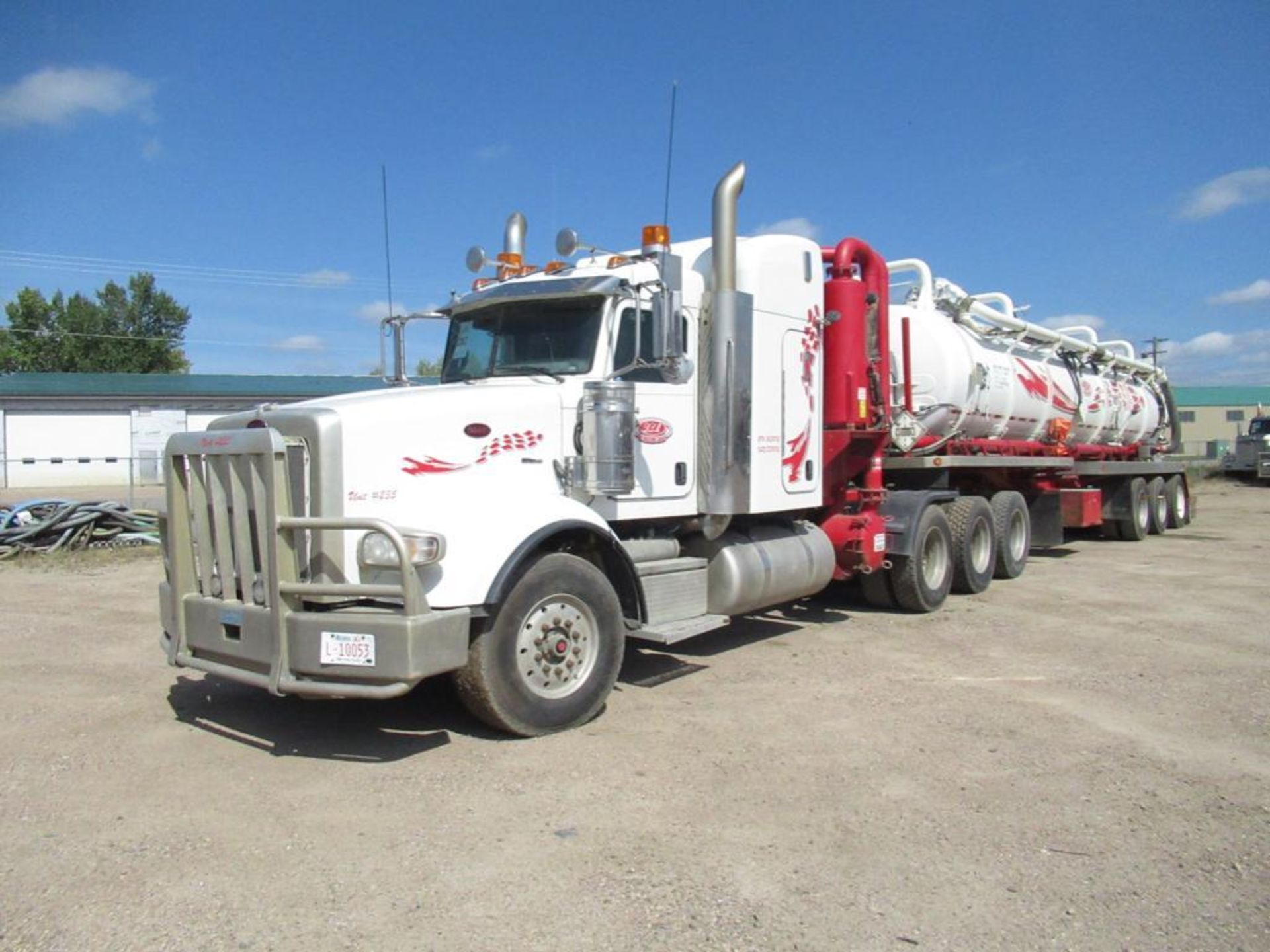 2015 PETERBILT 367 TRIAXLE SEMIVAC TRUCK