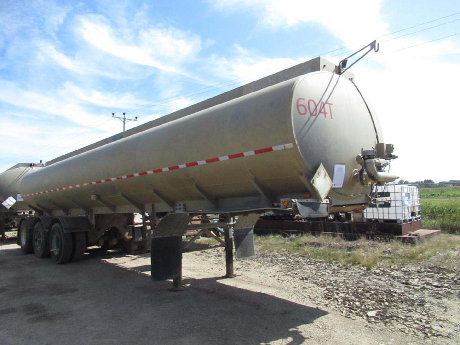 2008 ADVANCE DUNTE TRA/REM TRIAXLE OIL HAULER TRAILER - Image 2 of 11