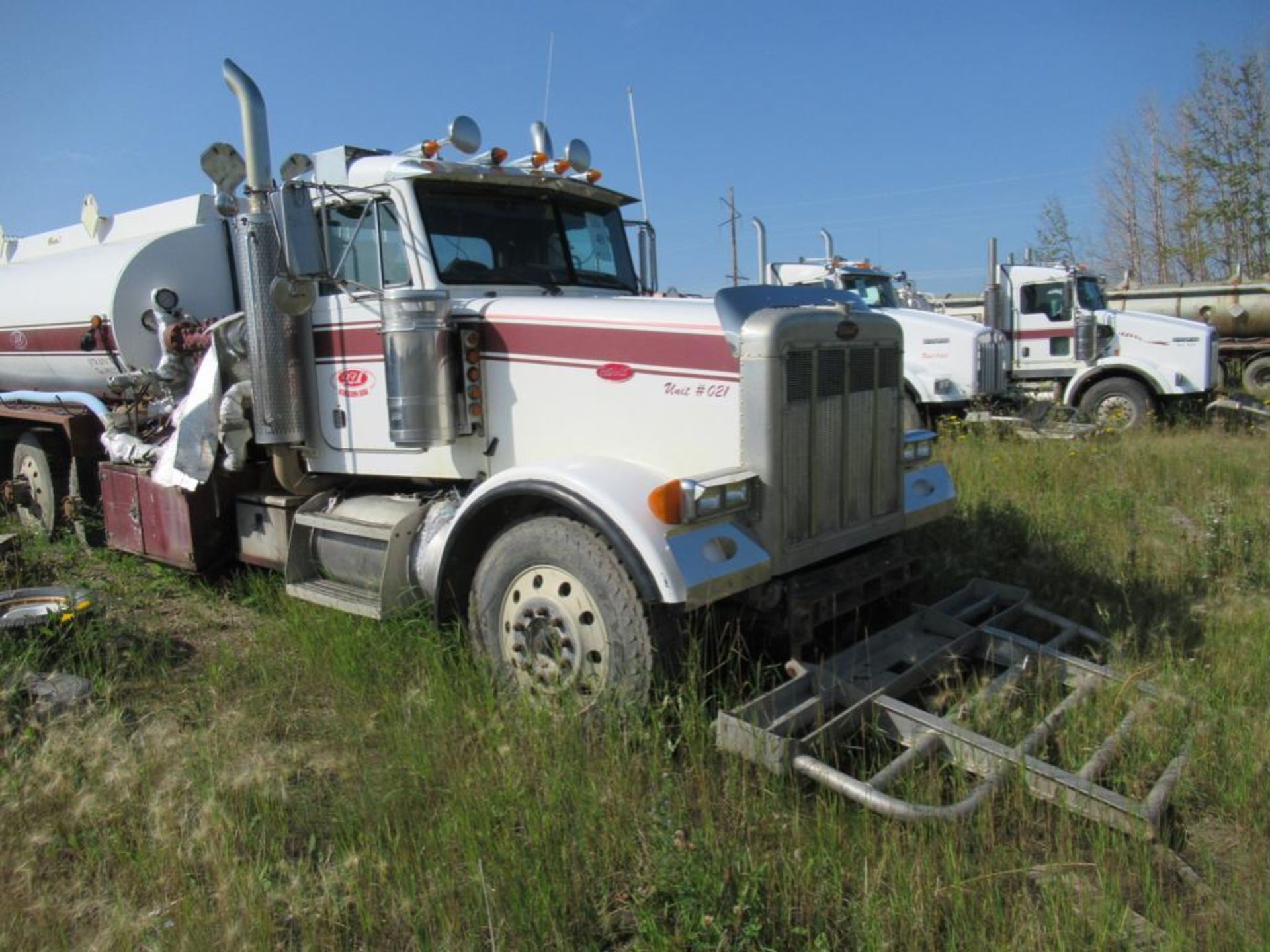 2004 PETERBUILT 378 TANDEM PRESSURE TRUCK - Image 9 of 13