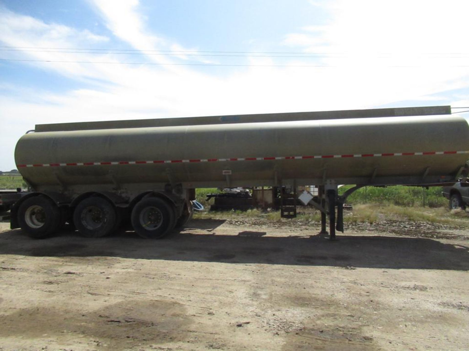 2008 ADVANCE DUNTE TRA/REM TRIAXLE OIL HAULER TRAILER - Image 3 of 11