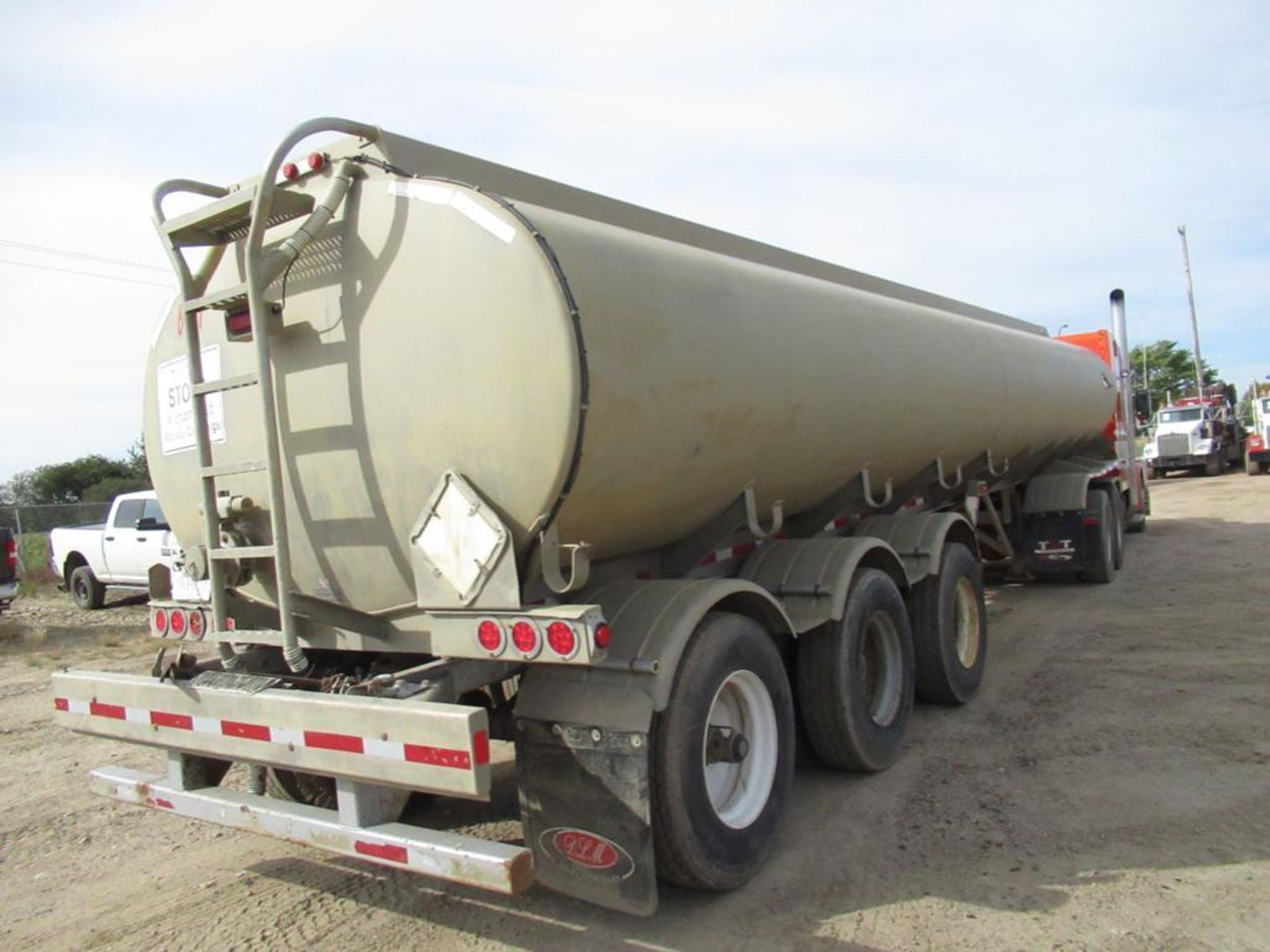 2010 HUTCHINSON TRA/REM TRIAXLE OIL HAULER TRAILER - Image 5 of 11