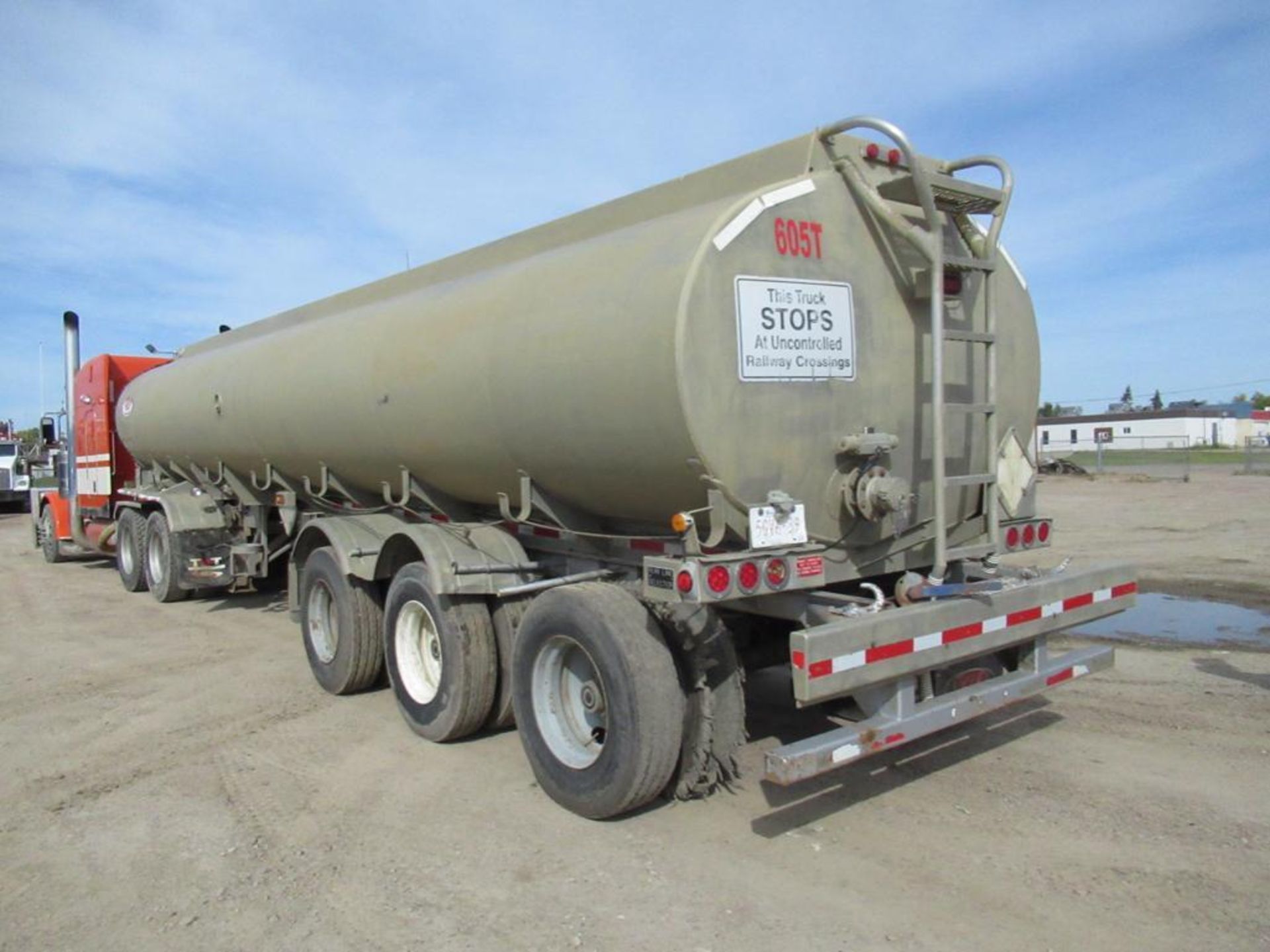 2010 HUTCHINSON TRA/REM TRIAXLE OIL HAULER TRAILER - Image 3 of 11