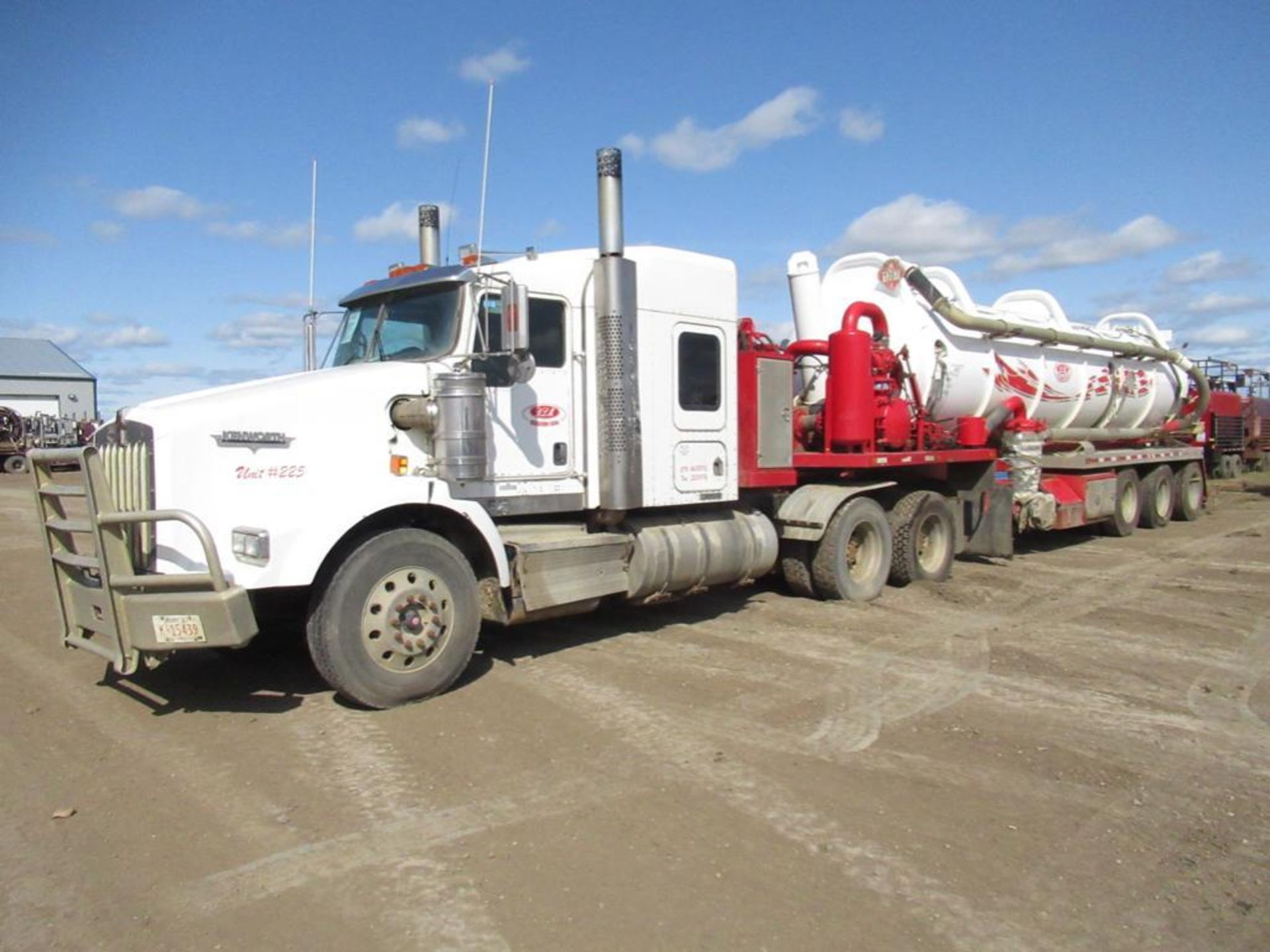 2009 KENWORTH T800 TANDEM SEMIVAC TRUCK