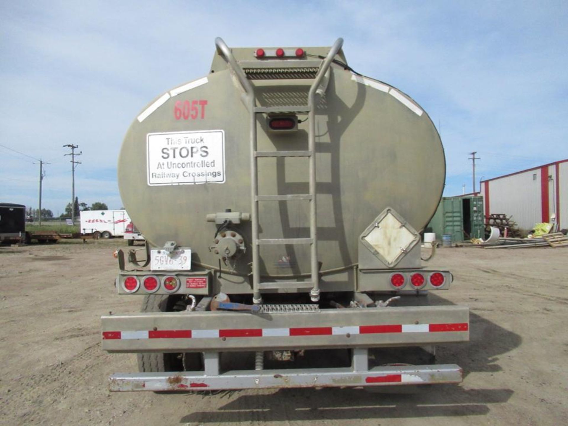 2010 HUTCHINSON TRA/REM TRIAXLE OIL HAULER TRAILER - Image 4 of 11