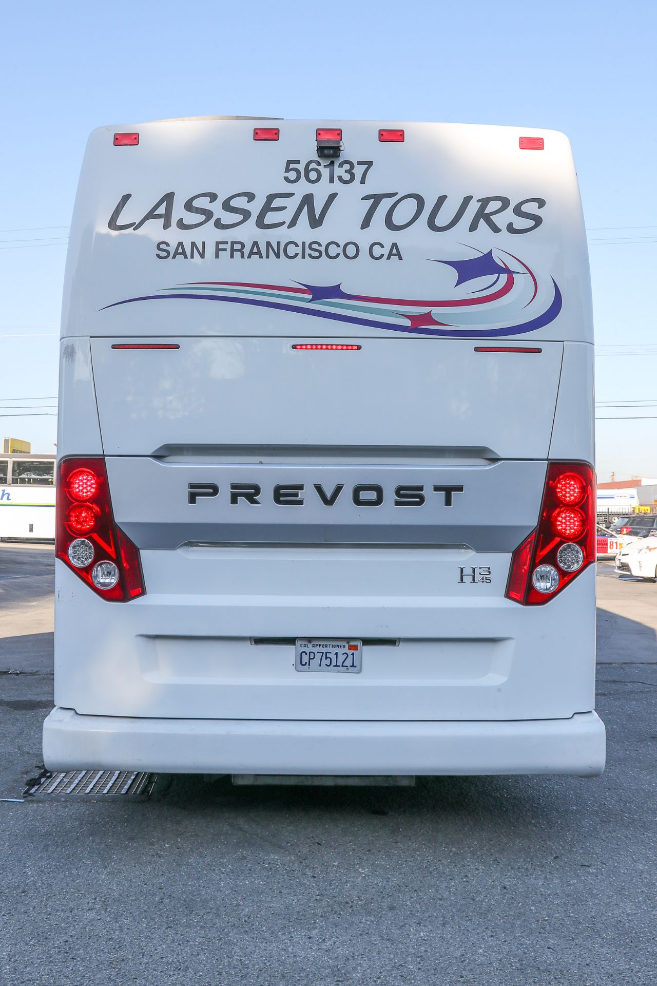 2013 Prevost H3-45 Charter Bus, 56 Seats, Volvo Engine, Allison Transmission - Image 6 of 16