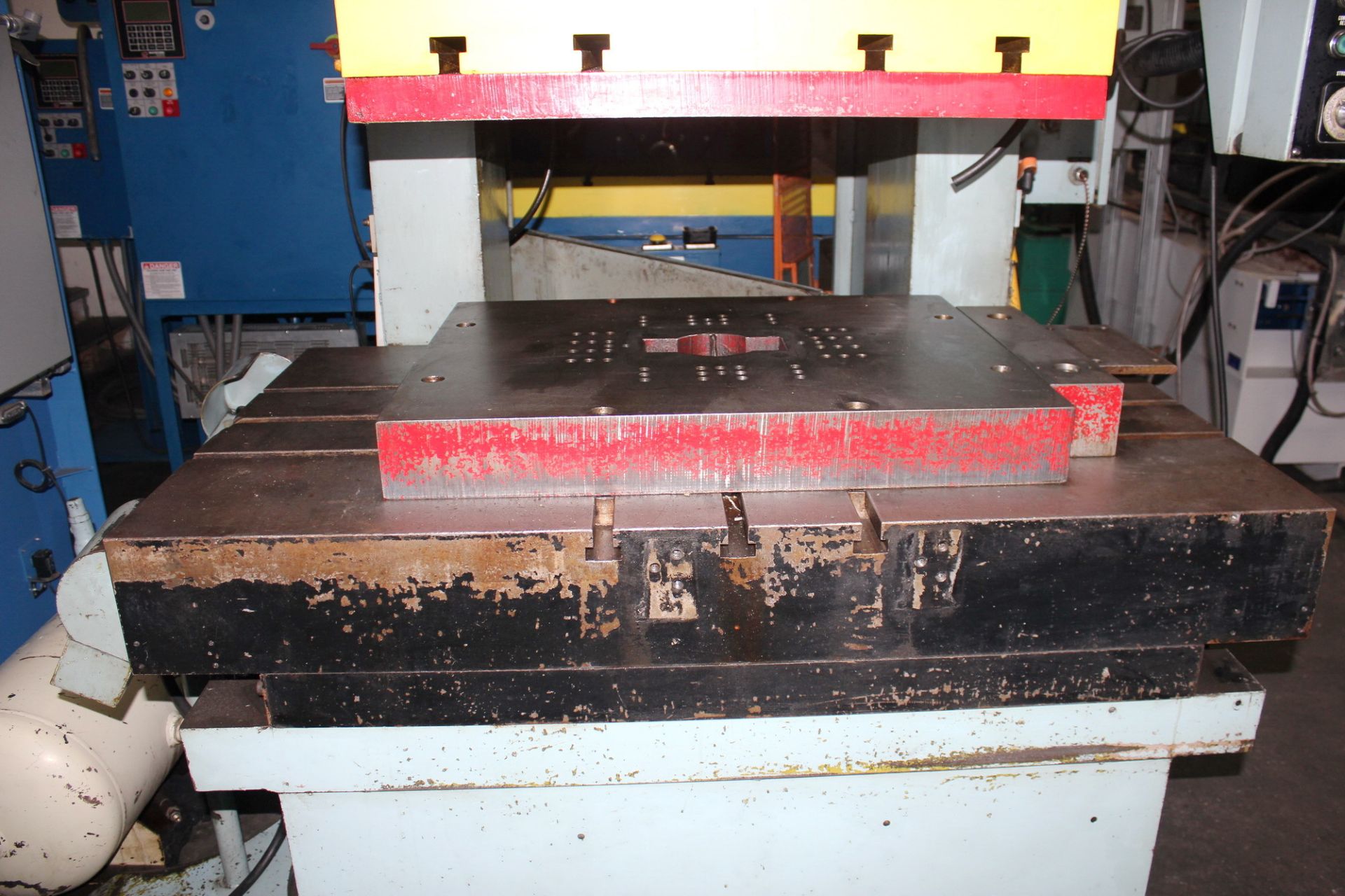 1986 Komatsu Gap Frame Single Crank Punch Press | 220 Ton x 57" x 33", Mdl: OBS200-2, S/N: 10237 - - Image 9 of 21