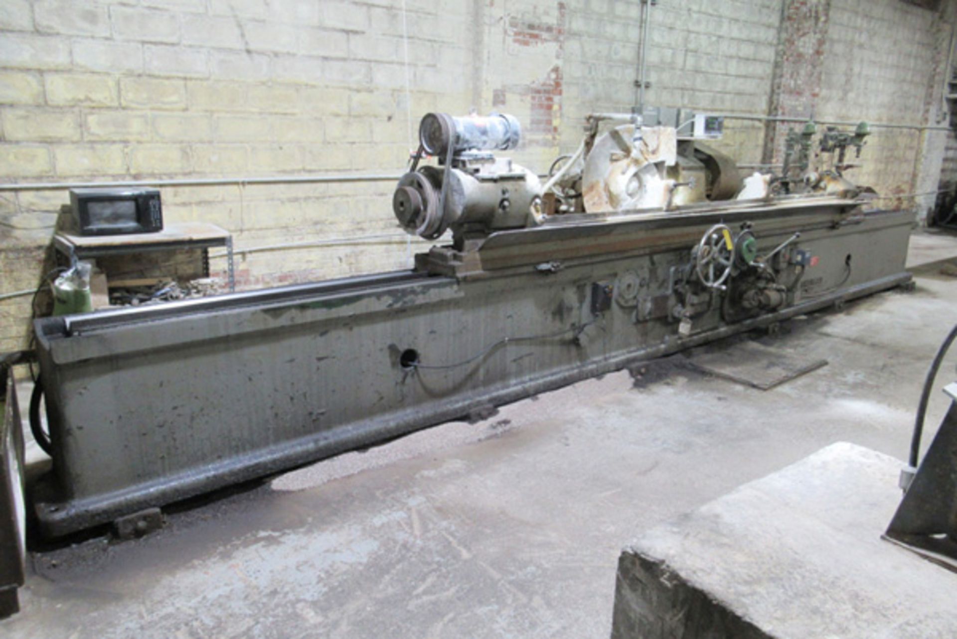 Cincinnati Cylindrical Grinder | 18" x 144" , Mdl: 16x144, S/N: 1P5K1H-1 - 8103P