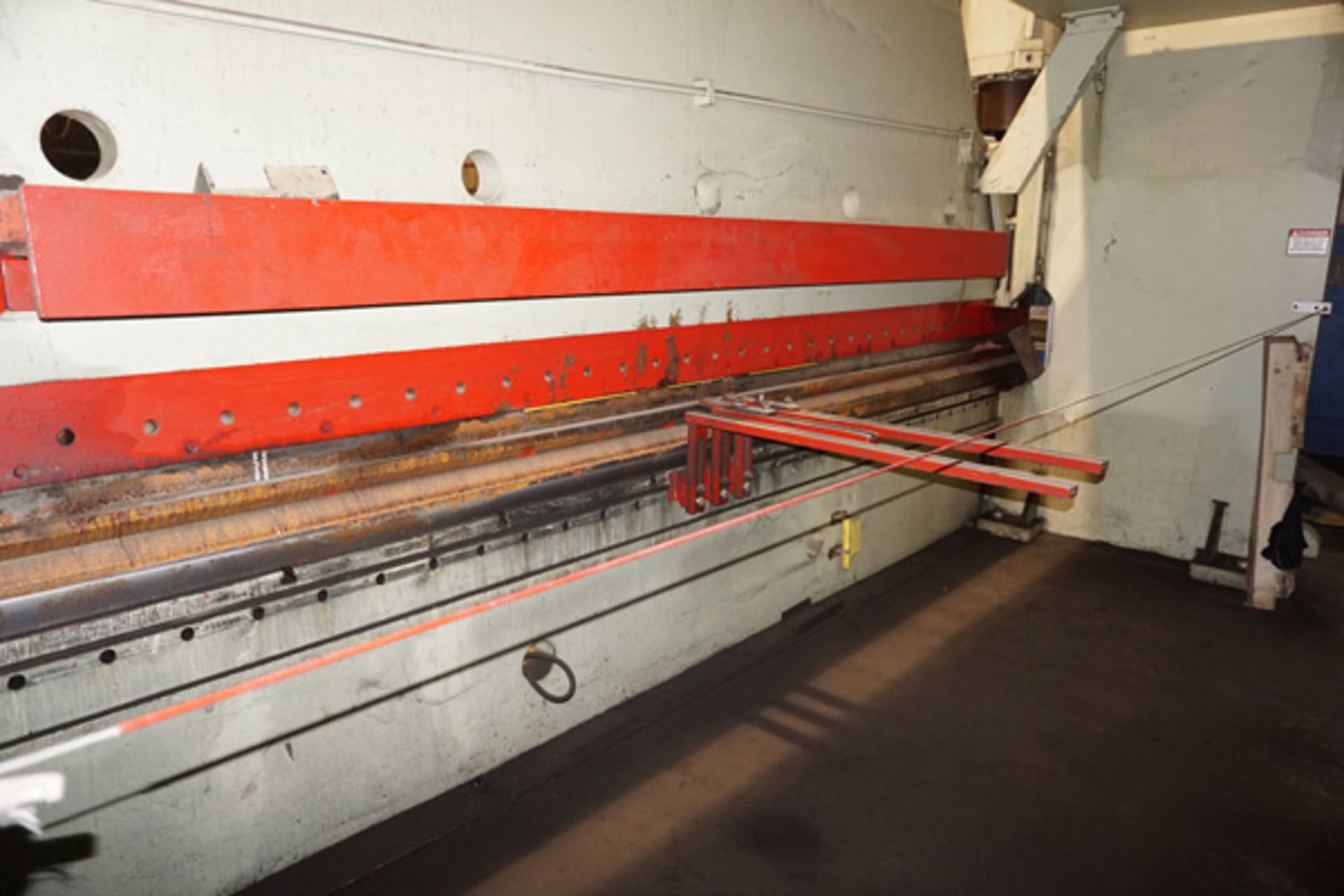 Cincinnati Hydraulic Press Brake | 500 Ton x 20', Mdl: 500H, S/N: 37853 - 8276P - Image 6 of 12