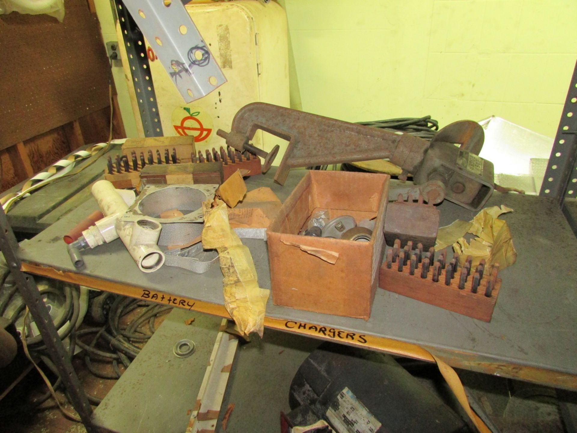 Contents of Tool Room, To Include Adjustable Shelving Units, Assorted Hand Tools, Pipe Wrenches, - Image 14 of 32