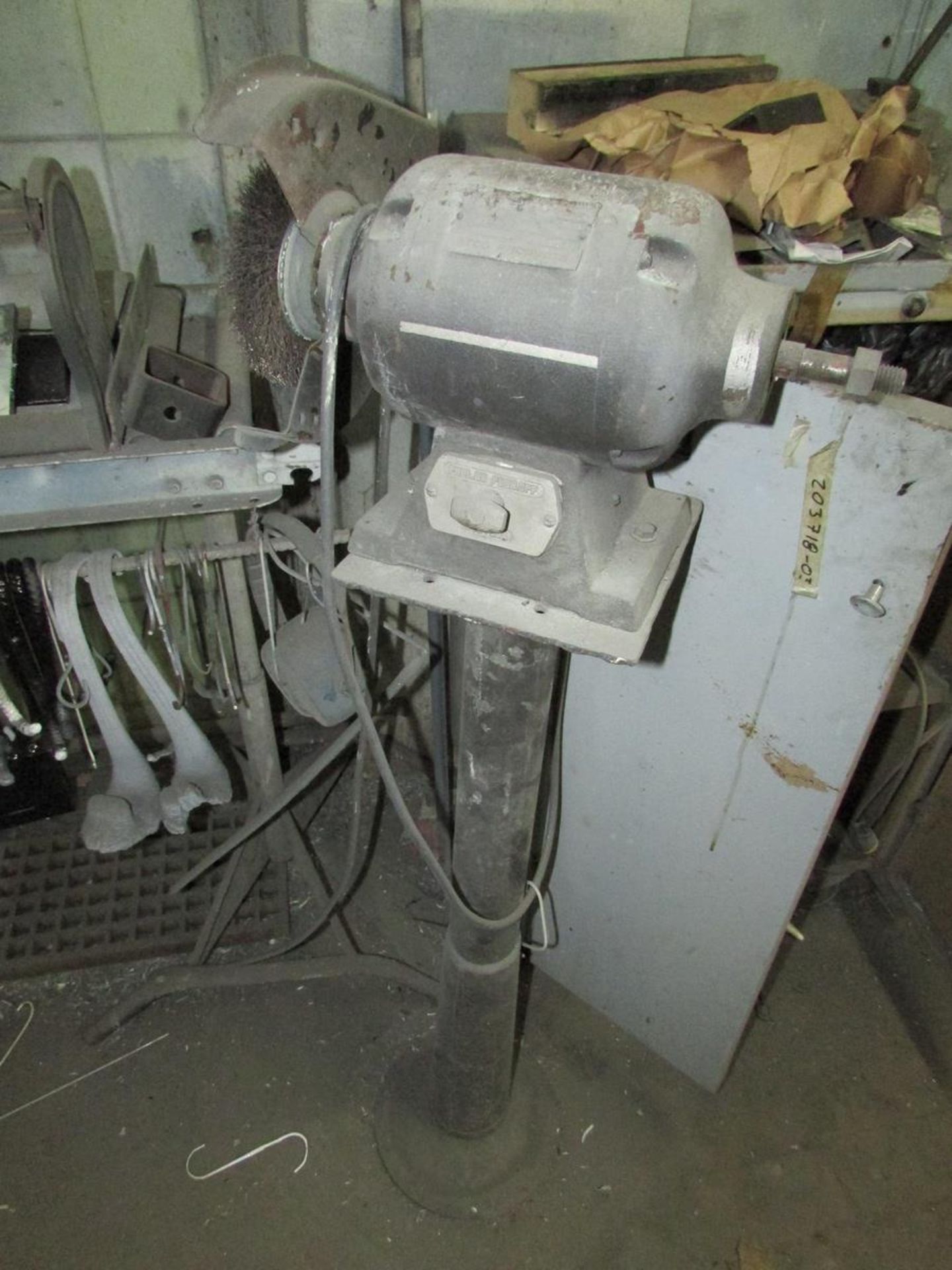 Remaining Equipment of Paintshop, To Include 10'x12'x7' Paint booth with Dwyer 25 Manometer, HVLP - Image 13 of 20