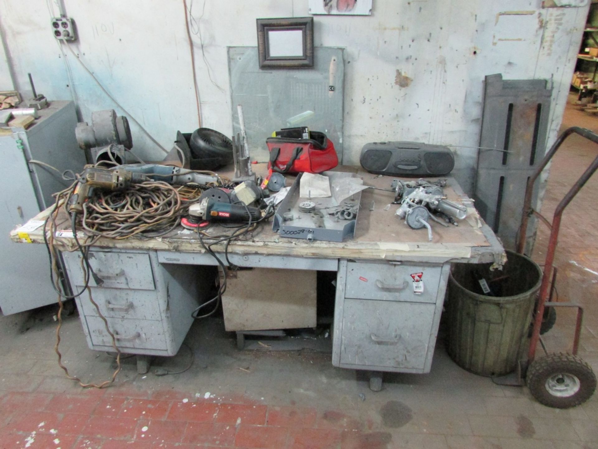 Remaining Equipment of Paintshop, To Include 10'x12'x7' Paint booth with Dwyer 25 Manometer, HVLP - Image 9 of 20