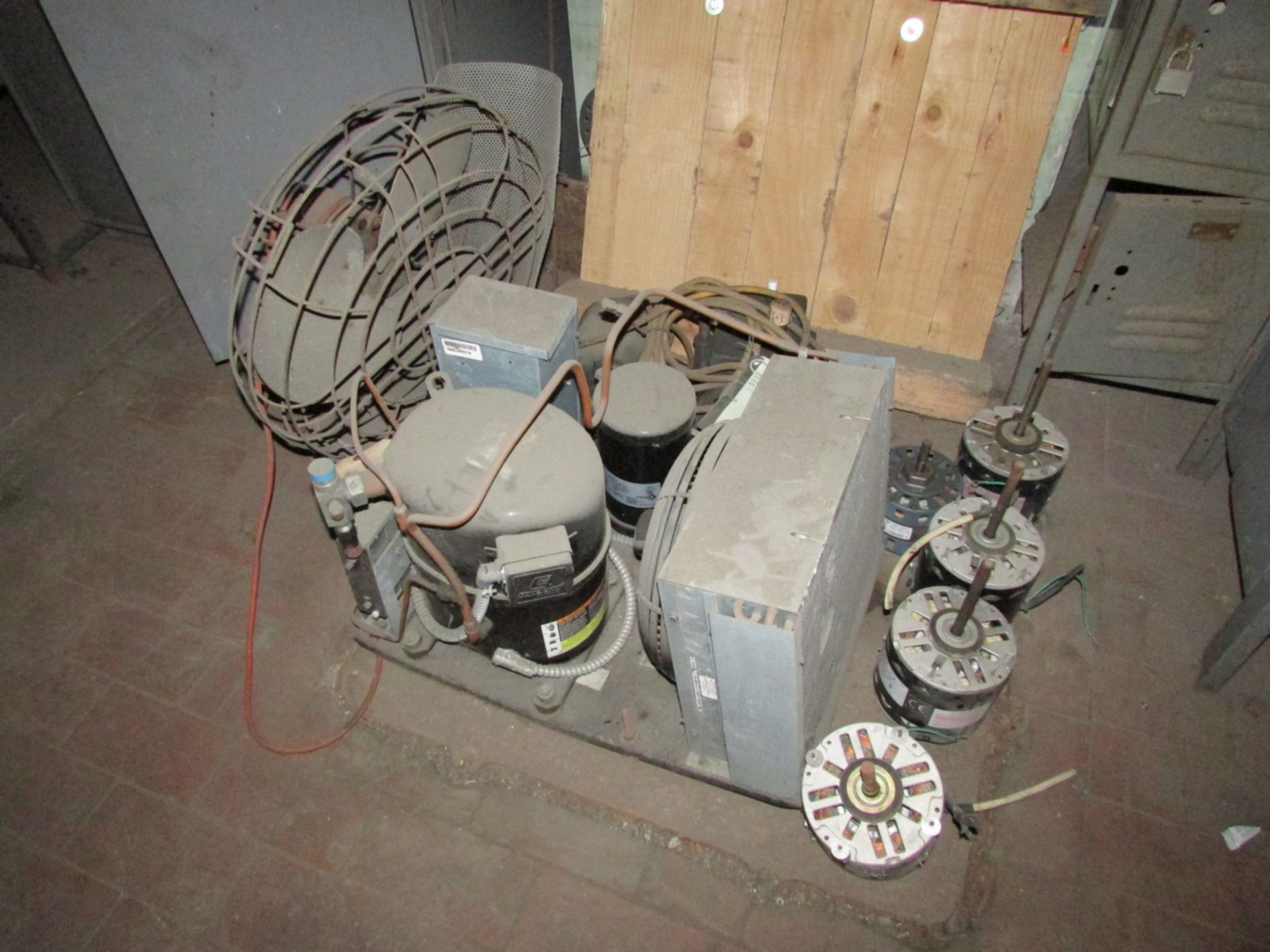 Remaining Contents of Return Cage and Prep Room, To Include Assorted Copper Pipe, PVC Pipe, Lockers, - Image 7 of 15