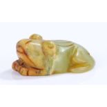 Chinese jade frog, in a reclining position, 5cm long