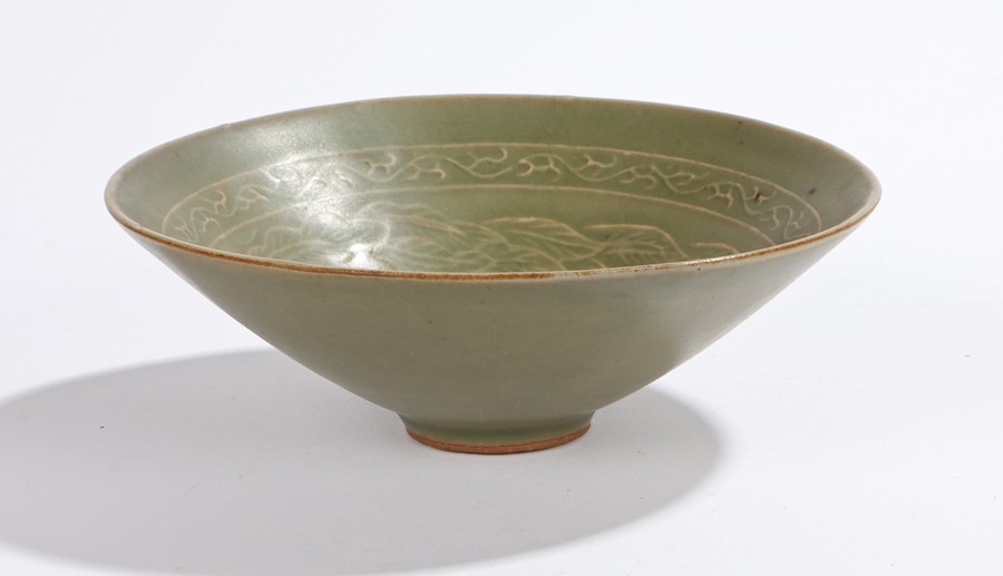 Chinese celadon bowl, with bird and foliate decoration, 15cm diameter - Image 2 of 2