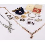Jewellery, to include necklaces, silver jewellery, earrings, etc, (qty)