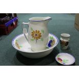 Porcelain wash jug, bowl, soap dish and pot, with floral decoration (4)