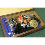 Wooden jewellery box containing a quantity of costume jewellery (qty)