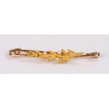 9 carat gold pearl set brooch, in the form a branch and pearl berries, 2 grams