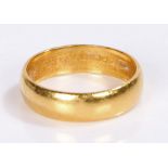 22 carat gold band, 6.5g