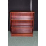 G-plan mahogany open bookcase, with two adjustable shelves, on a plinth base, 81cm wide