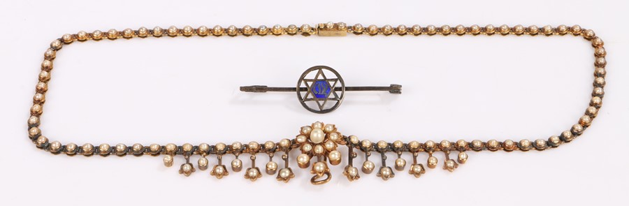 Gilt necklace with pearl decoration, sterling silver brooch with central star of David (2)