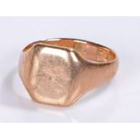 9 carat gold signet ring, 5.4 grams