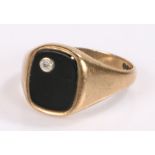 9 carat gold signet ring, with a onyx head with diamond to the corner, 4.3 grams ring size S