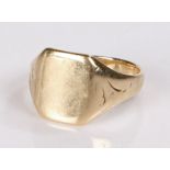 9 carat gold signet ring, 4.1 grams