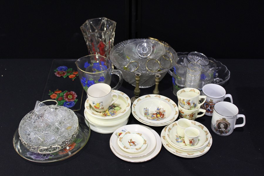 Royal Doulton Bunnkykins dinner wares to include two tea cups and saucers, three side plates, four