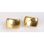 Pair of 18 carat gold earrings, 1.8 grams