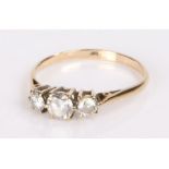 9 carat gold ring, set with three stones