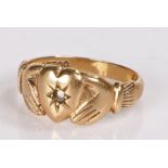 9 carat gold Claddagh ring, 2.1 grams